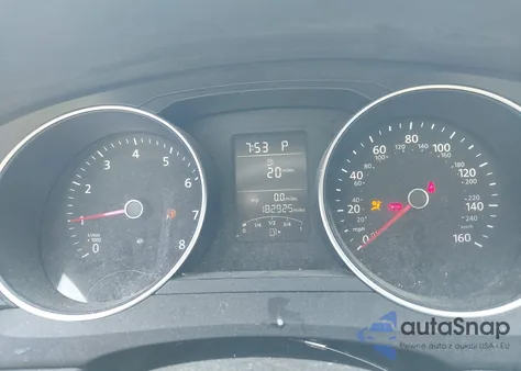 2017 Volkswagen Jetta 1.4T S z USA, uszkodzony, nr VIN 3VW2B7AJ3HM400966